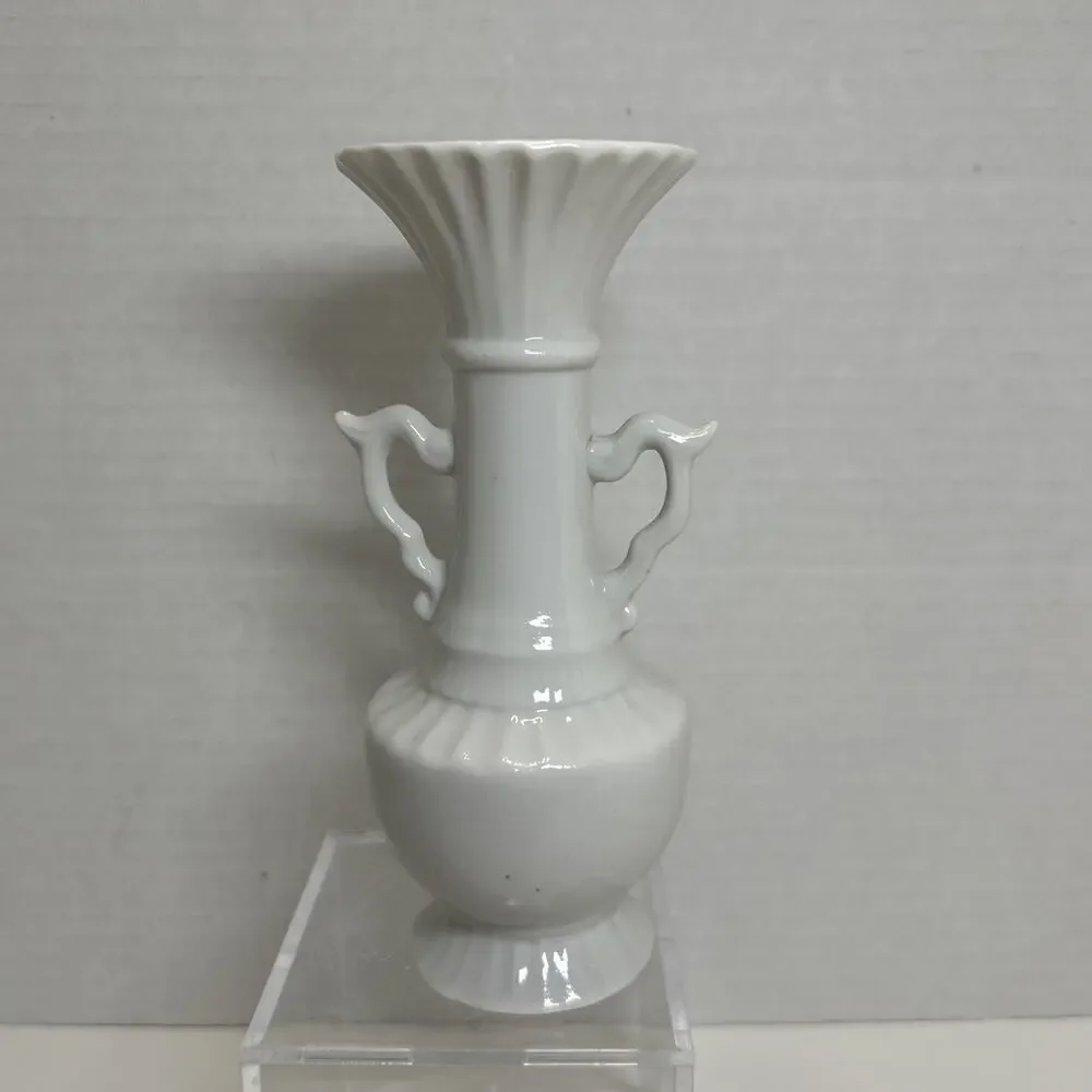 Vtg White Porcelain Bud 6